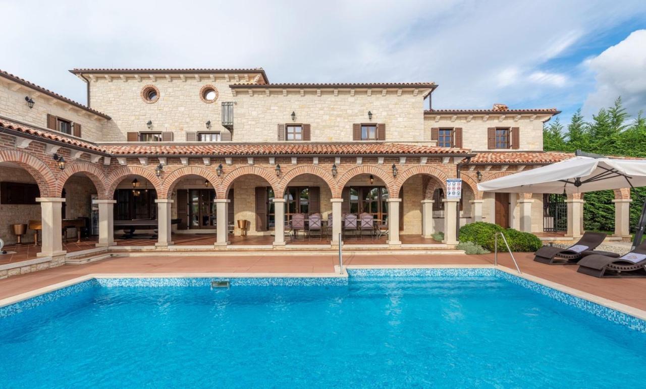 Villa Carolus-Luxurious Istrian Villa Barat  Zewnętrze zdjęcie