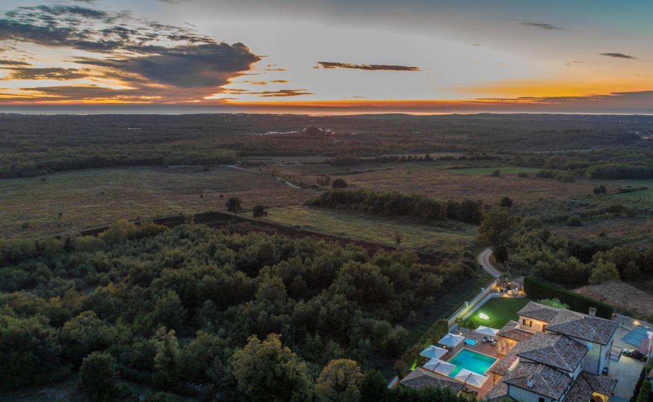 Villa Carolus-Luxurious Istrian Villa Barat  Zewnętrze zdjęcie