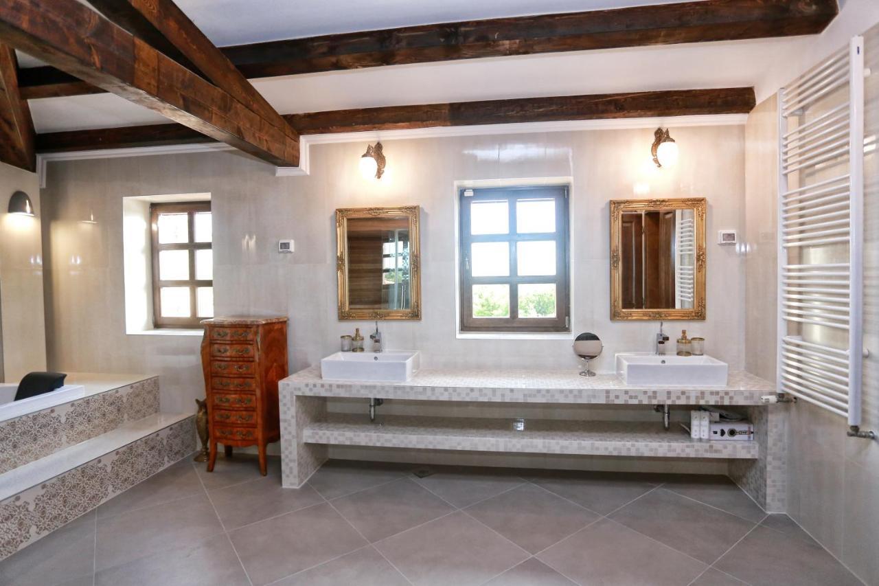 Villa Carolus-Luxurious Istrian Villa Barat  Zewnętrze zdjęcie